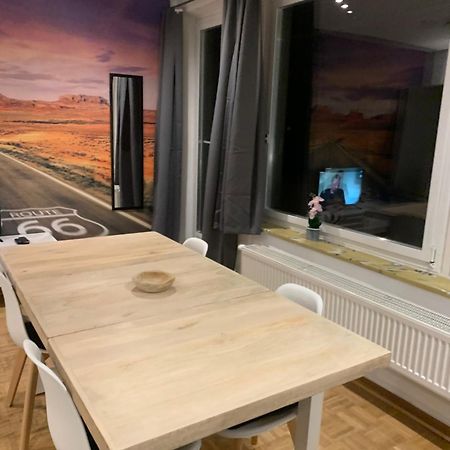 Mainaschaff Mainpark Apartment 4 Schlafzimmer Bis Zu 10 Personen Direkt Ueber Aschaffapartment Bei Aschaffenburg מראה חיצוני תמונה