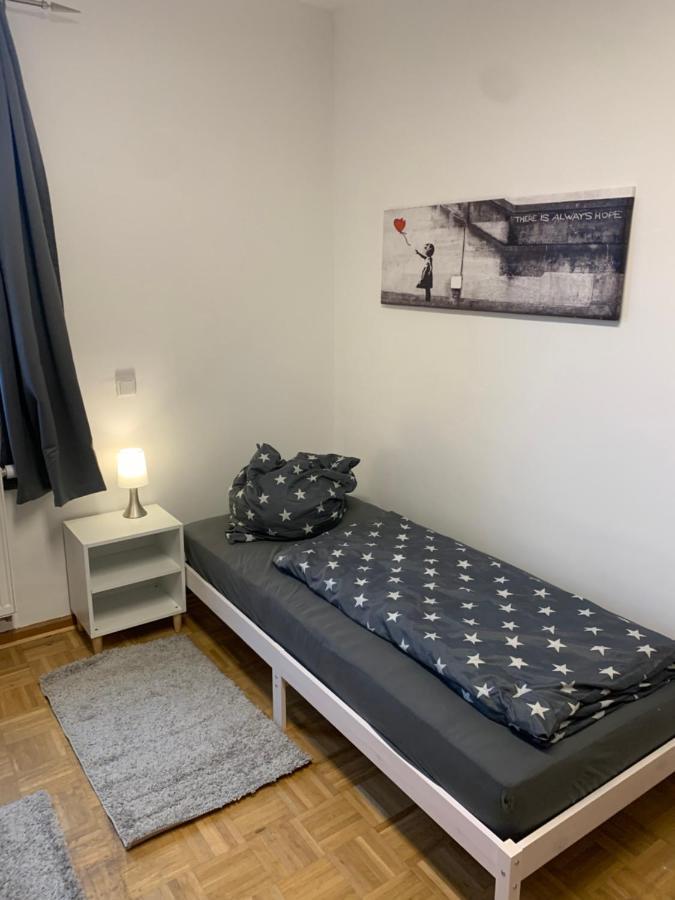 Mainaschaff Mainpark Apartment 4 Schlafzimmer Bis Zu 10 Personen Direkt Ueber Aschaffapartment Bei Aschaffenburg מראה חיצוני תמונה