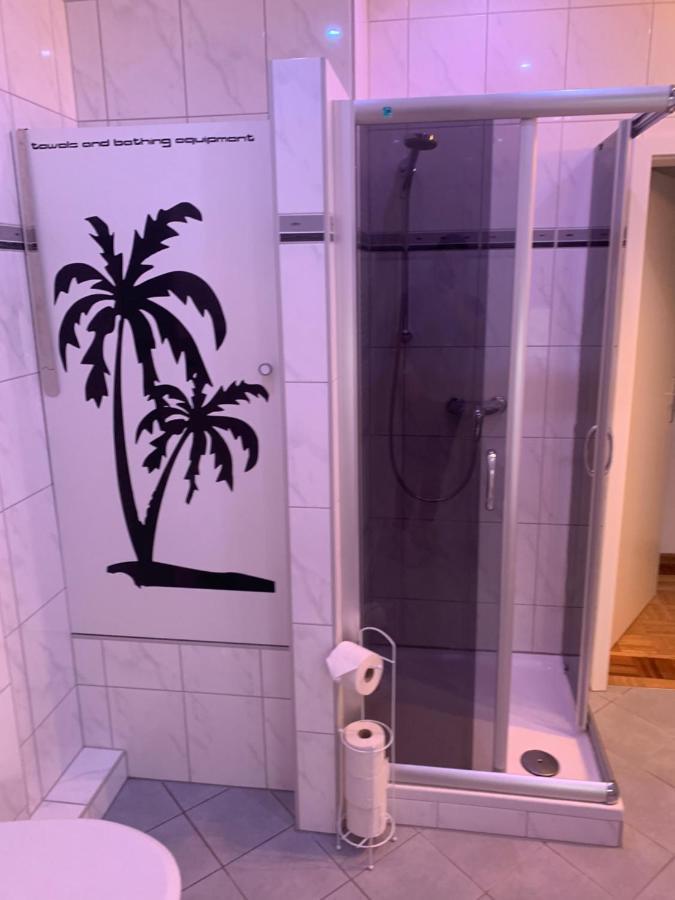 Mainaschaff Mainpark Apartment 4 Schlafzimmer Bis Zu 10 Personen Direkt Ueber Aschaffapartment Bei Aschaffenburg מראה חיצוני תמונה