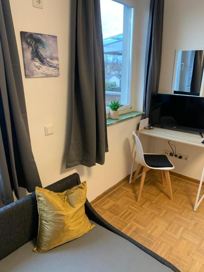 Mainaschaff Mainpark Apartment 4 Schlafzimmer Bis Zu 10 Personen Direkt Ueber Aschaffapartment Bei Aschaffenburg מראה חיצוני תמונה