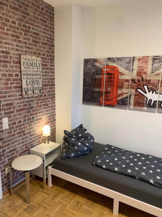 Mainaschaff Mainpark Apartment 4 Schlafzimmer Bis Zu 10 Personen Direkt Ueber Aschaffapartment Bei Aschaffenburg מראה חיצוני תמונה