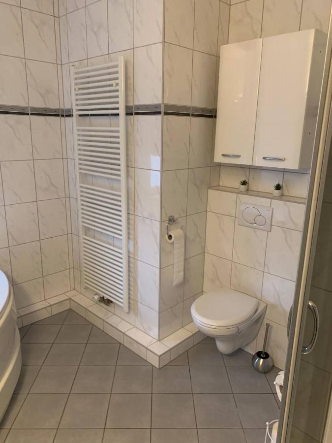 Mainaschaff Mainpark Apartment 4 Schlafzimmer Bis Zu 10 Personen Direkt Ueber Aschaffapartment Bei Aschaffenburg מראה חיצוני תמונה